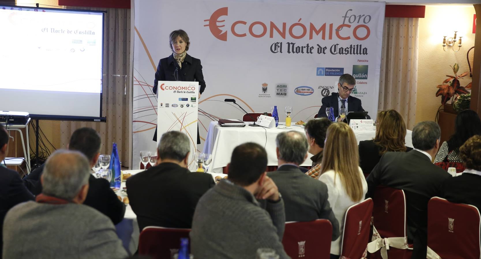 La ministra de Agricultura, Isabel García Tejerina, en el Foro Económico de El Norte de Castilla celebrado en Aguilar de Campoo (Palencia)