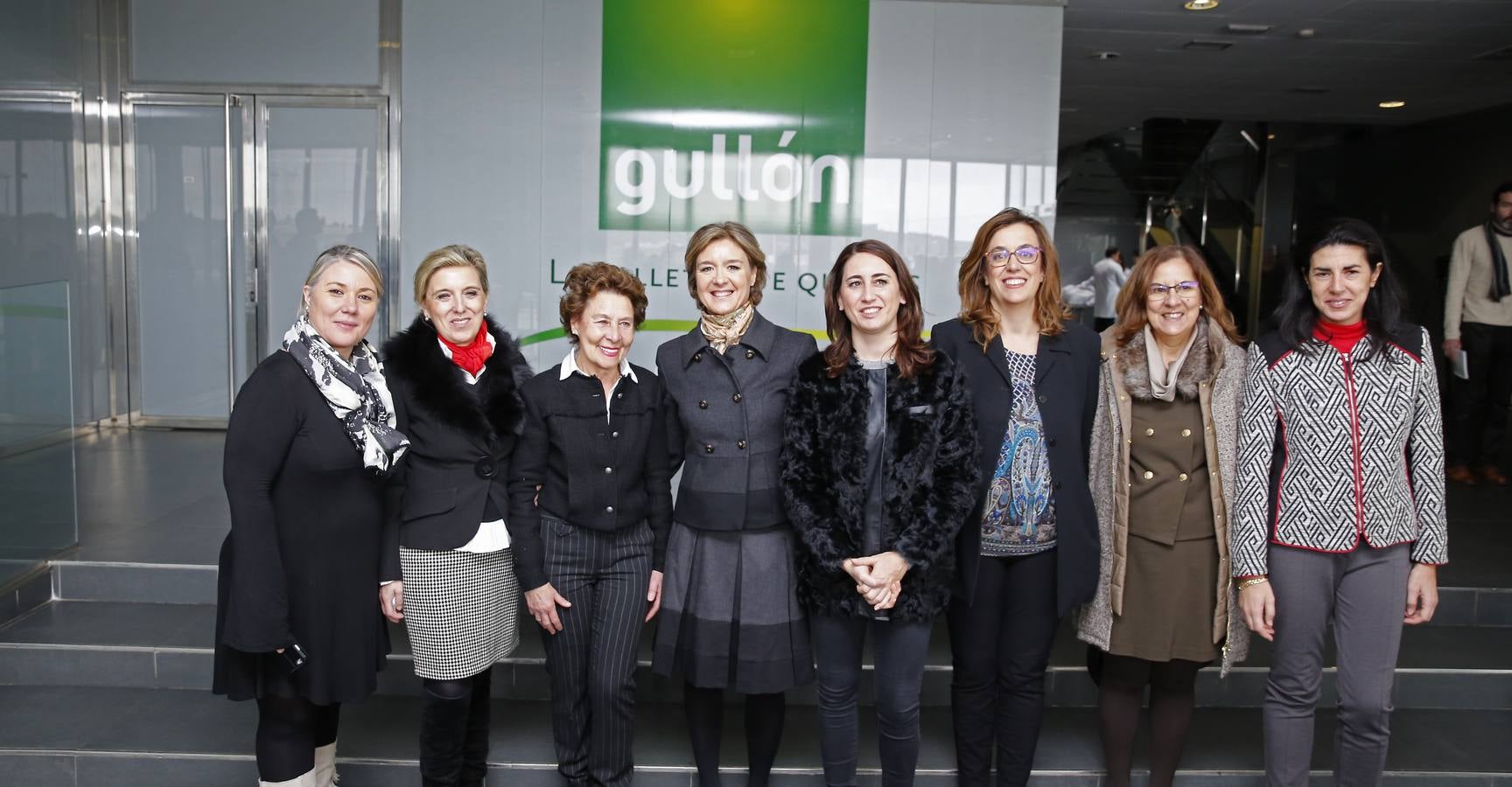 La ministra de Agricultura, Isabel García Tejerina, visita la fábrica de Galletas Gullón