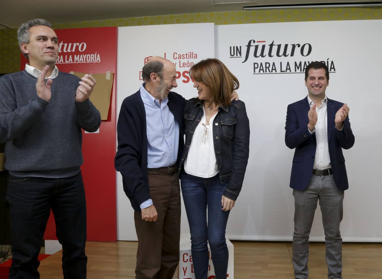 El exdirigente socialista Alfredo Pérez Rubalcaba inicia la campaña electoral del PSOE en Valladolid.