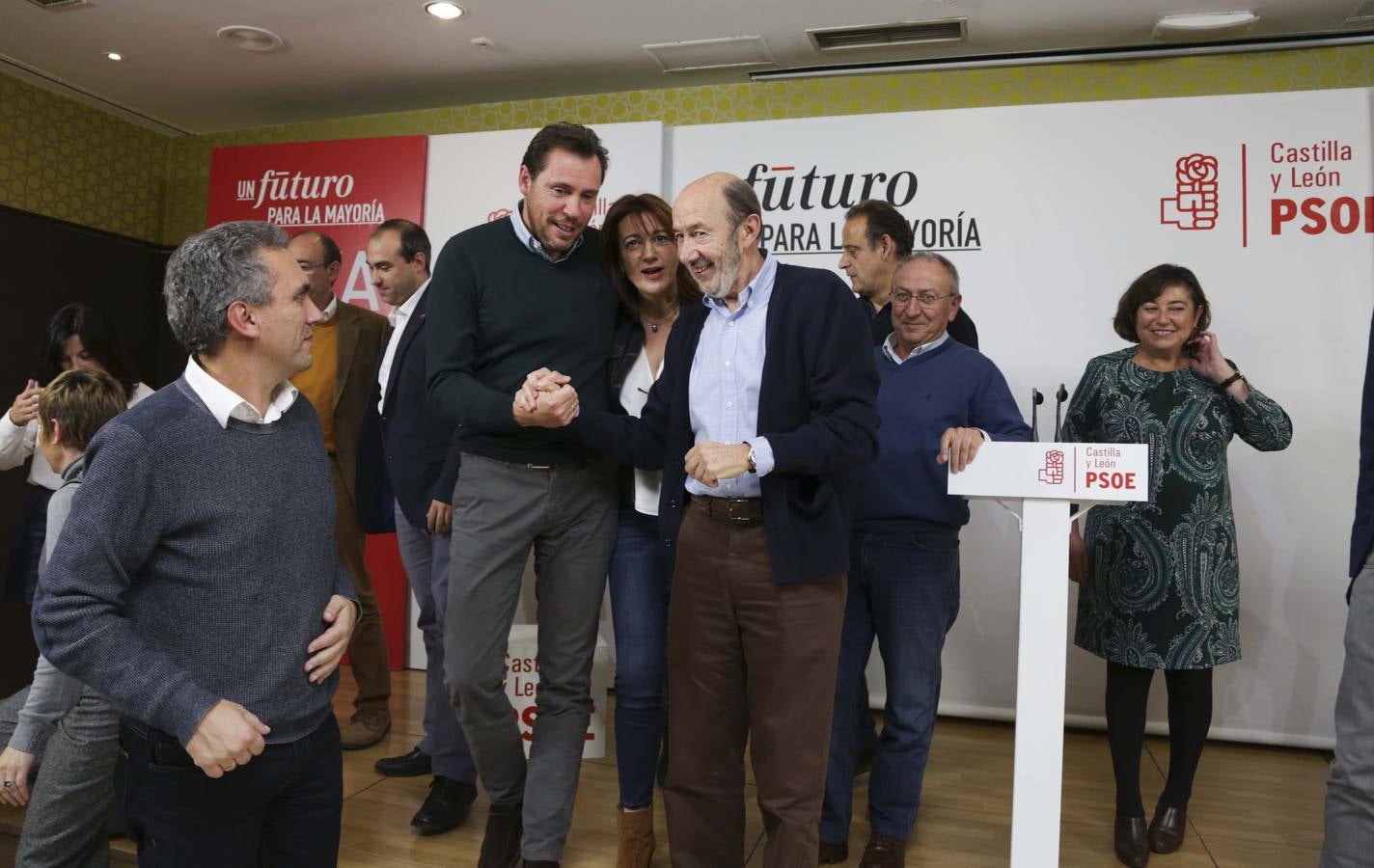 El exdirigente socialista Alfredo Pérez Rubalcaba inicia la campaña electoral del PSOE en Valladolid.