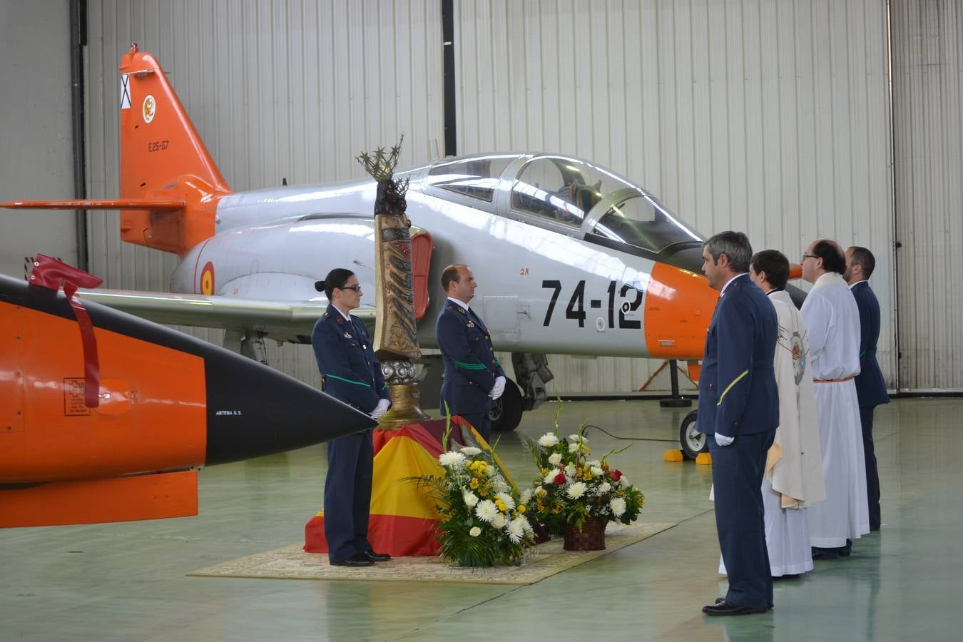 Celebración de la Virgen de Loreto, patrona de la Aviación, en la Base Aérea de Matacán (Salamanca) 2/2