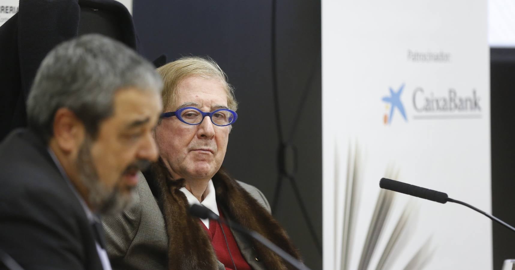 Luis Antonio de Villena habla de la primera entrega de sus memorias en el Aula de Cultura de El Norte de Castilla