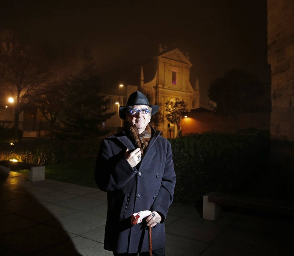 Luis Antonio de Villena habla de la primera entrega de sus memorias en el Aula de Cultura de El Norte de Castilla
