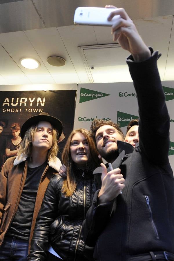 Firma de discos de Auryn en El Corte Inglés de Constitución