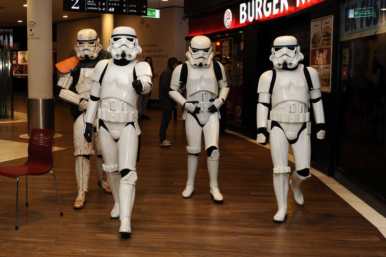 Estreno de la película &#039;El despertar de la Fuerza&#039; en los cines Megarama de Vallsur