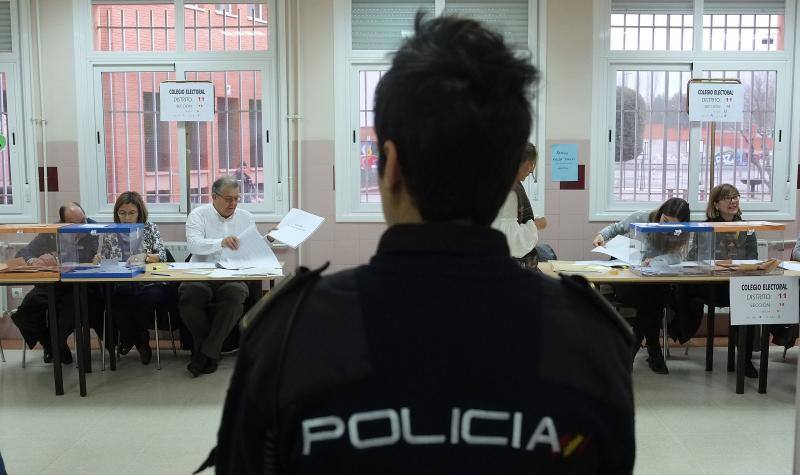 Primeras votaciones en Castilla y León