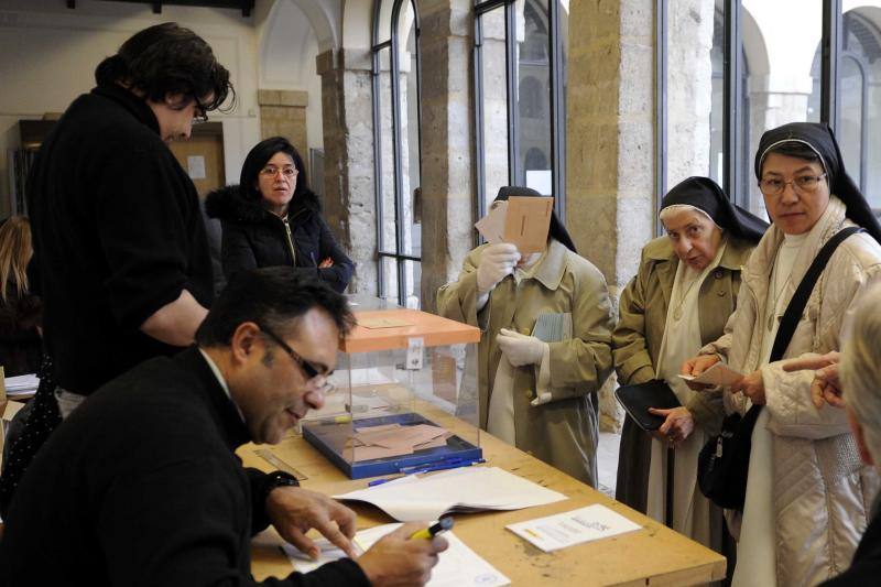 Primeras votaciones en Castilla y León