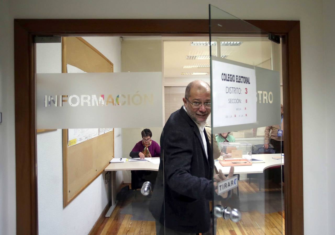 Primeras votaciones en Castilla y León