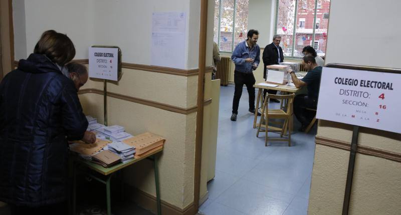 Primeras votaciones en Castilla y León