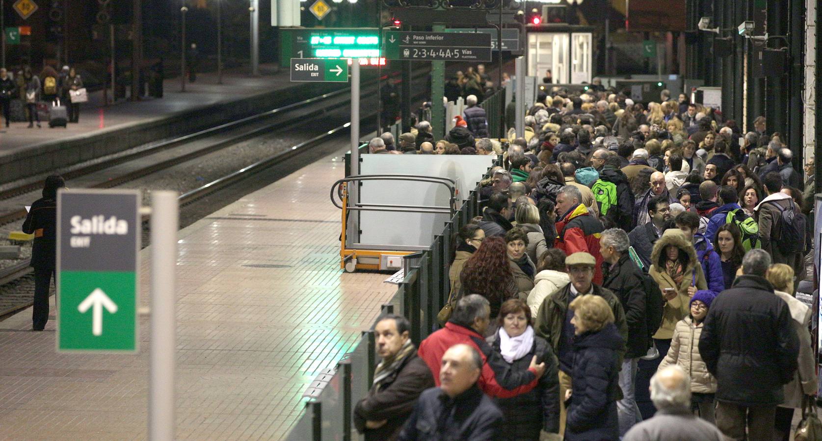 Retrasos en los trenes de Alta Velocidad por una avería en el suministro eléctrico