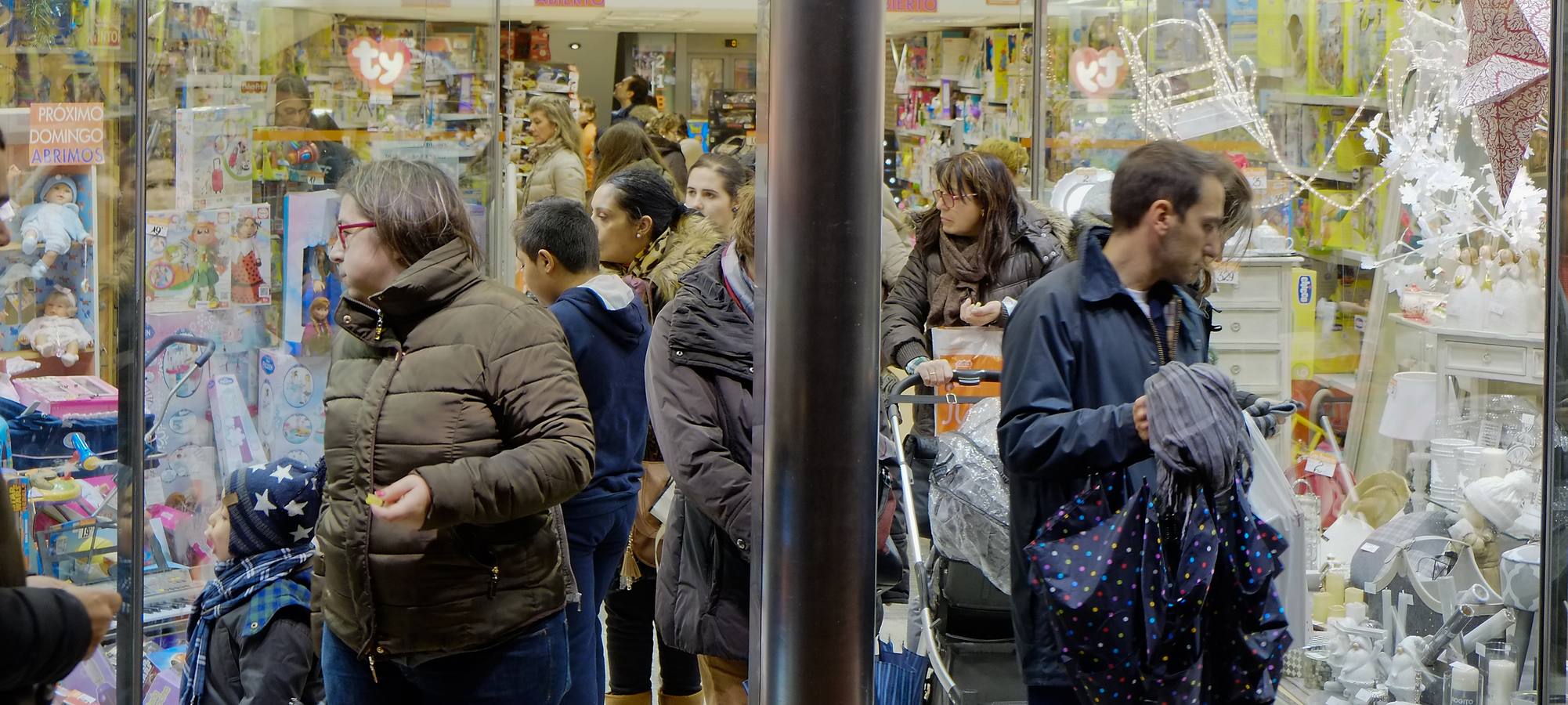 Último domingo comercial antes del día de Reyes en Valladolid