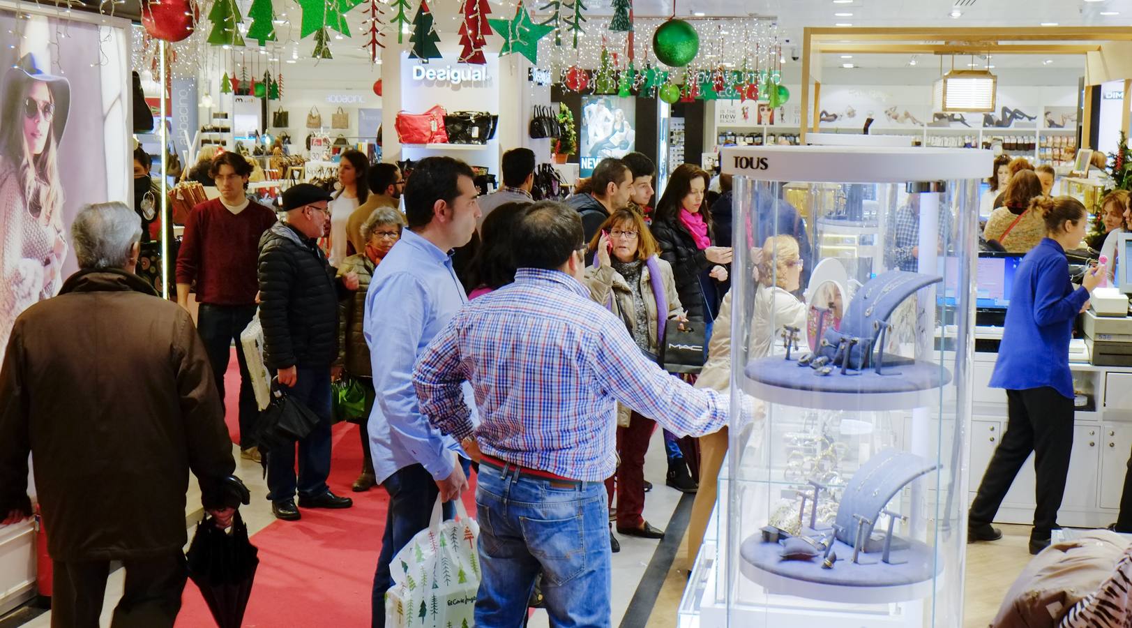 Último domingo comercial antes del día de Reyes en Valladolid