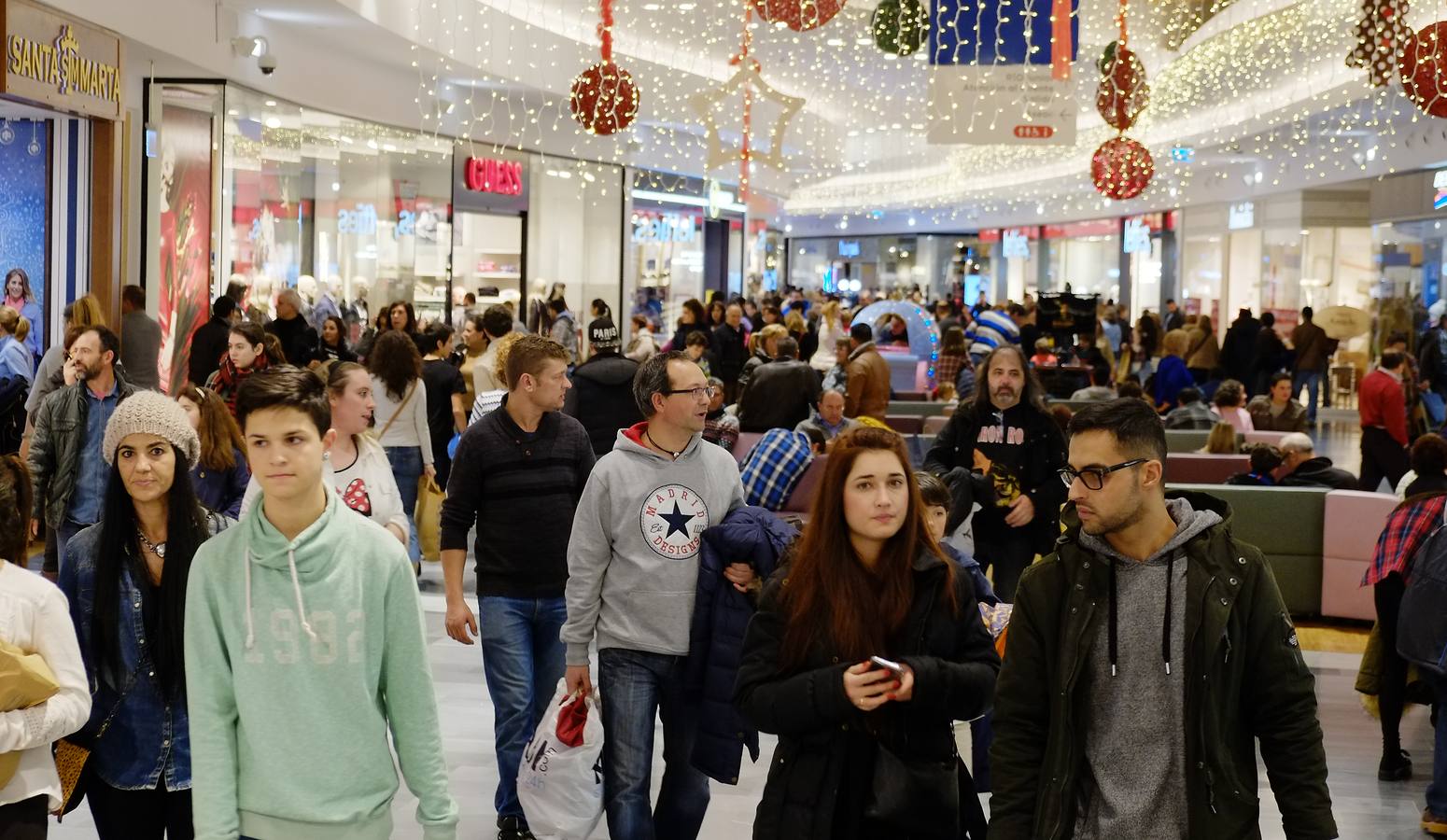 Último domingo comercial antes del día de Reyes en Valladolid
