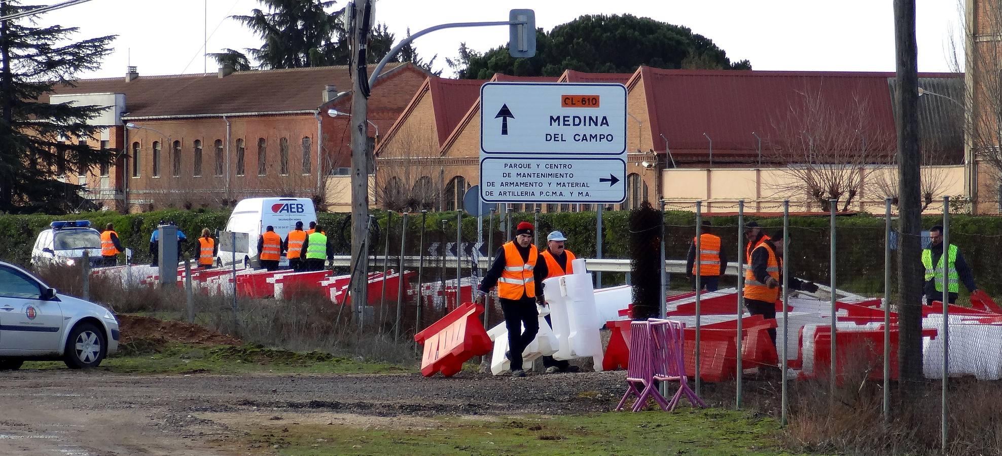 Tareas de limpieza de los terrenos de la antigua Hípica tras el paso de la Fiesta de la Moto