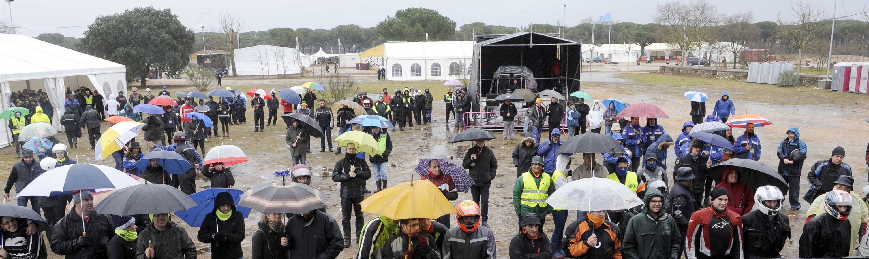 Despedida y entrega de trofeos a los inscritos en la Fiesta de la Moto 2016