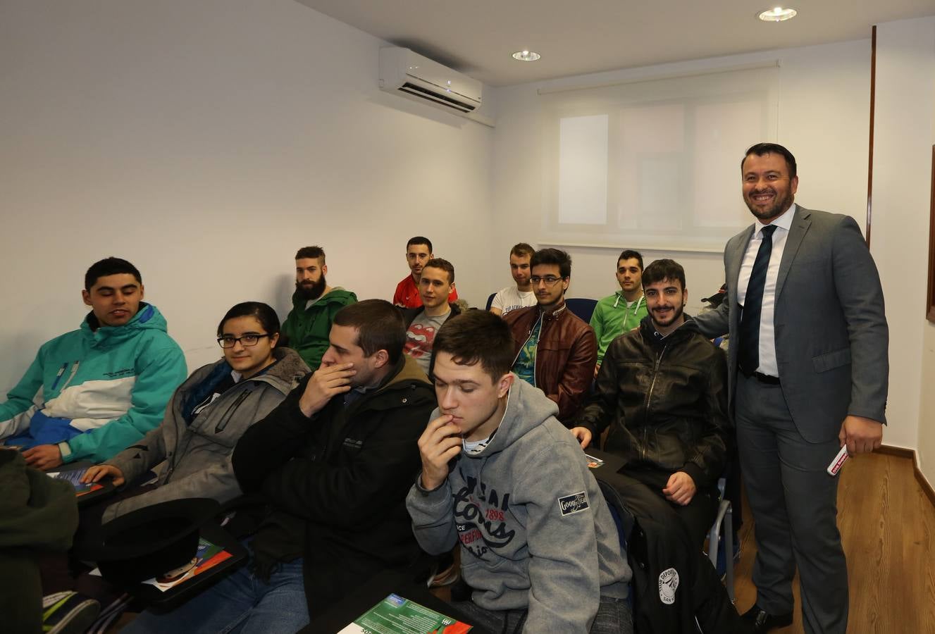 Visita a M-M Coaching Business School de alumnos del centro I.P. Cristo Rey dentro del programa STARTinnova