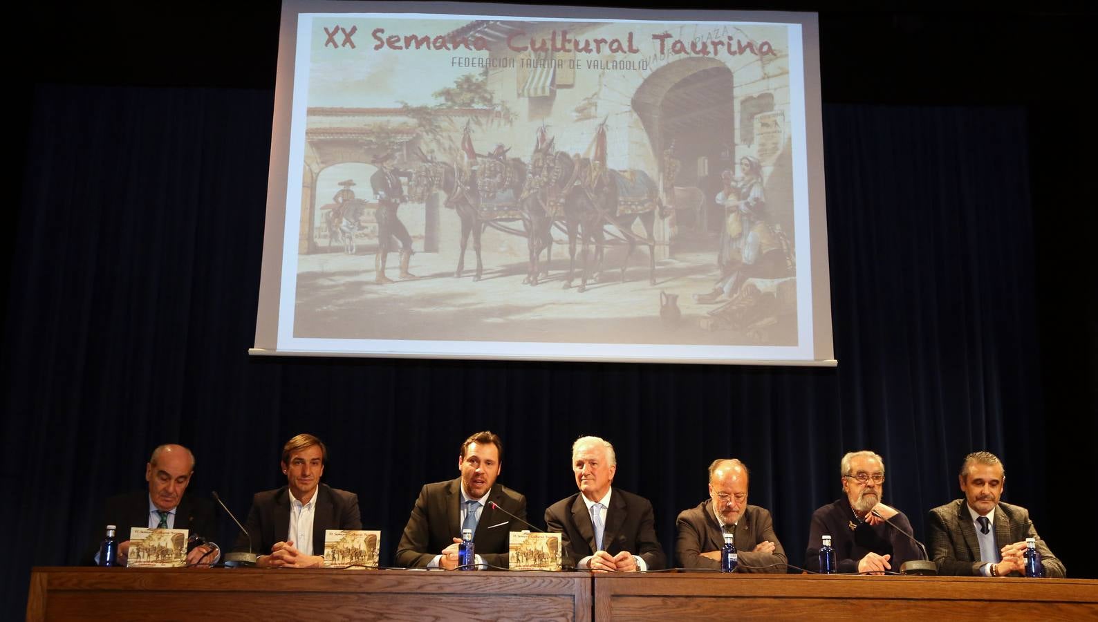 Tomás Rodríguez Bolaños, Javier León de la Riva y Óscar Puente participan en un coloquio sobre la tauromaquia