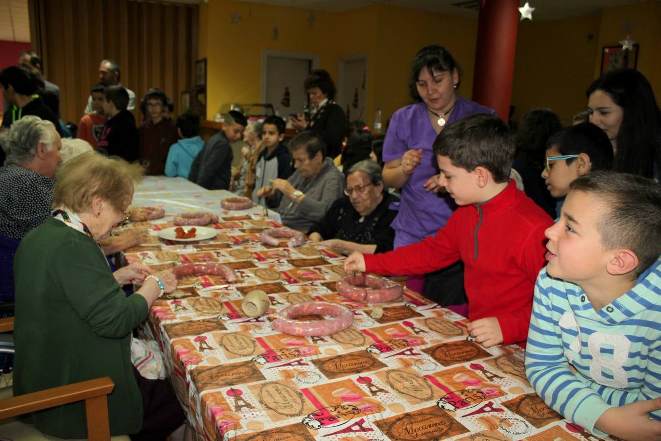 Fiesta de la Matanza en la residencia de mayores de Baltanás (Palencia)