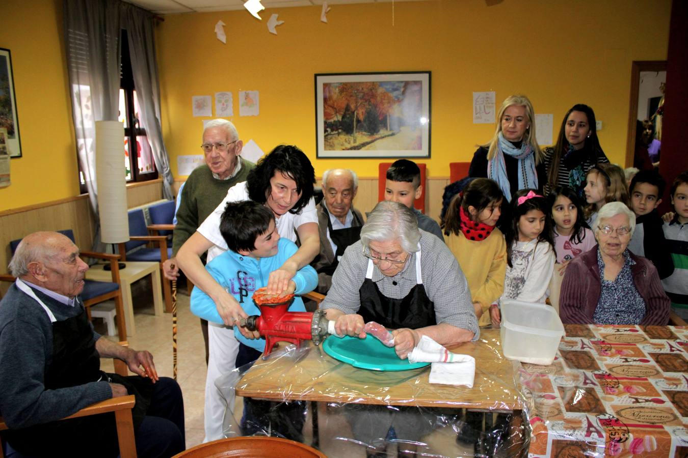 Fiesta de la Matanza en la residencia de mayores de Baltanás (Palencia)