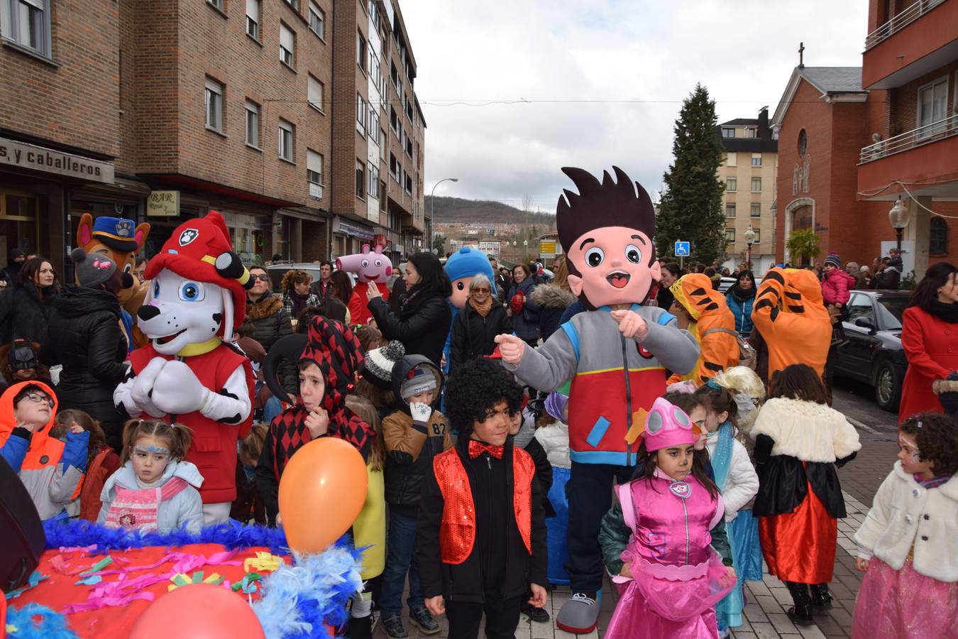 La Patrulla Canina visita el Carnaval de Guardo (Palencia)