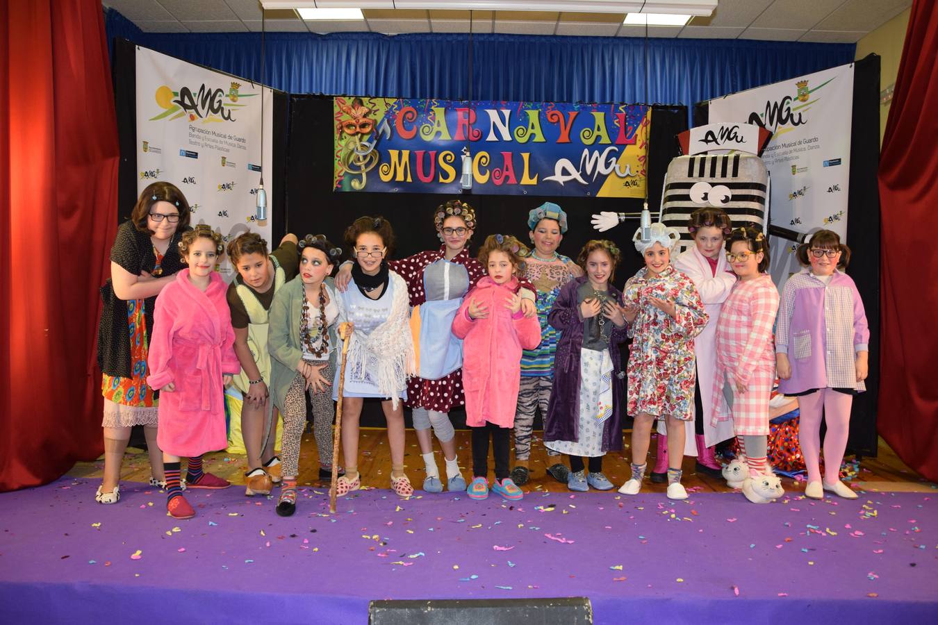 Concurso de chirigotas en los carnavales de Guardo (Palencia)