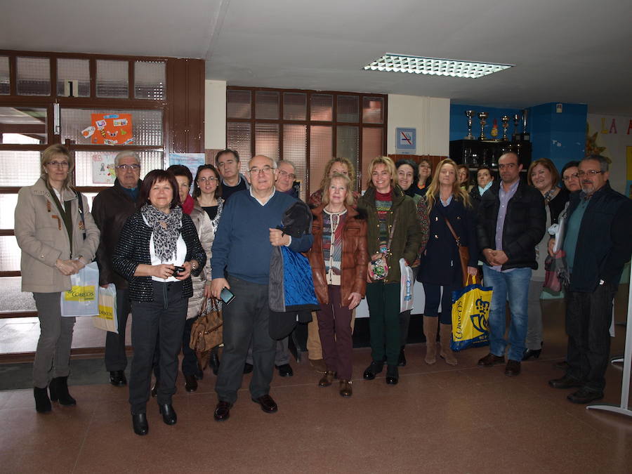 Exposición &#039;Sellos del Mundo&#039; en el CEIP León Felipe