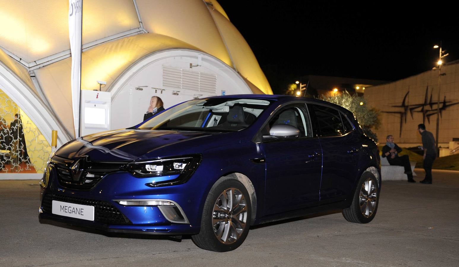 VASA Renault presenta sus nuevos modelos en la Cúpula del Milenio de Valladolid