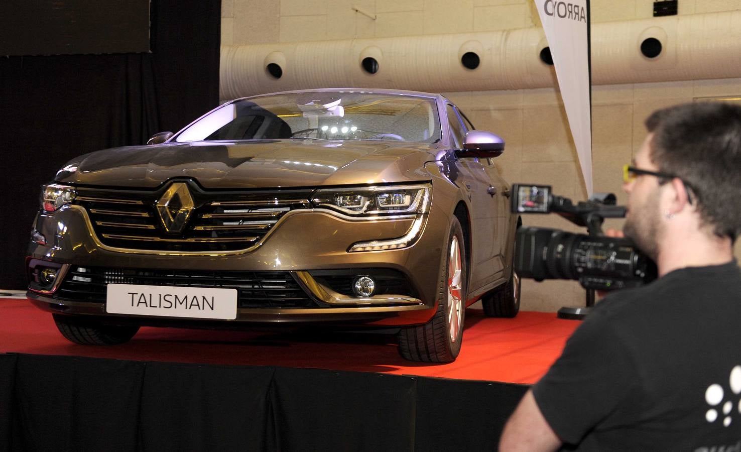 VASA Renault presenta sus nuevos modelos en la Cúpula del Milenio de Valladolid