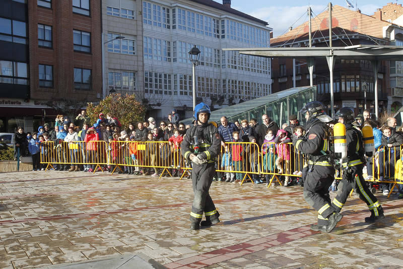 Los Bomberos de Palencia desarrollan un simulacro en el centro de la ciudad