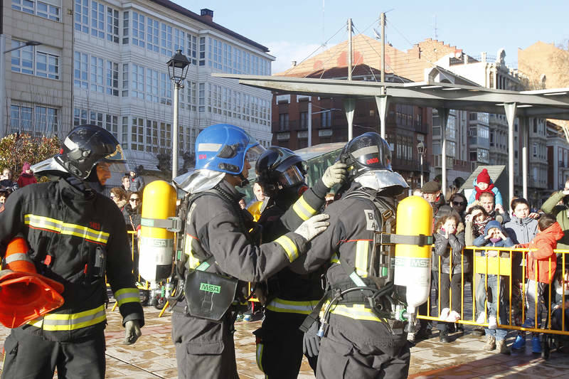 Los Bomberos de Palencia desarrollan un simulacro en el centro de la ciudad