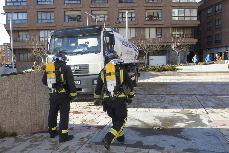 Los Bomberos de Palencia desarrollan un simulacro en el centro de la ciudad