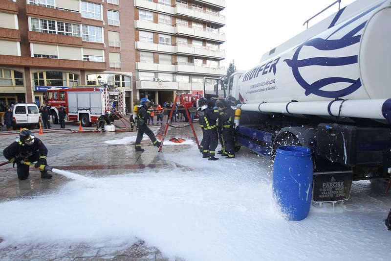 Los Bomberos de Palencia desarrollan un simulacro en el centro de la ciudad