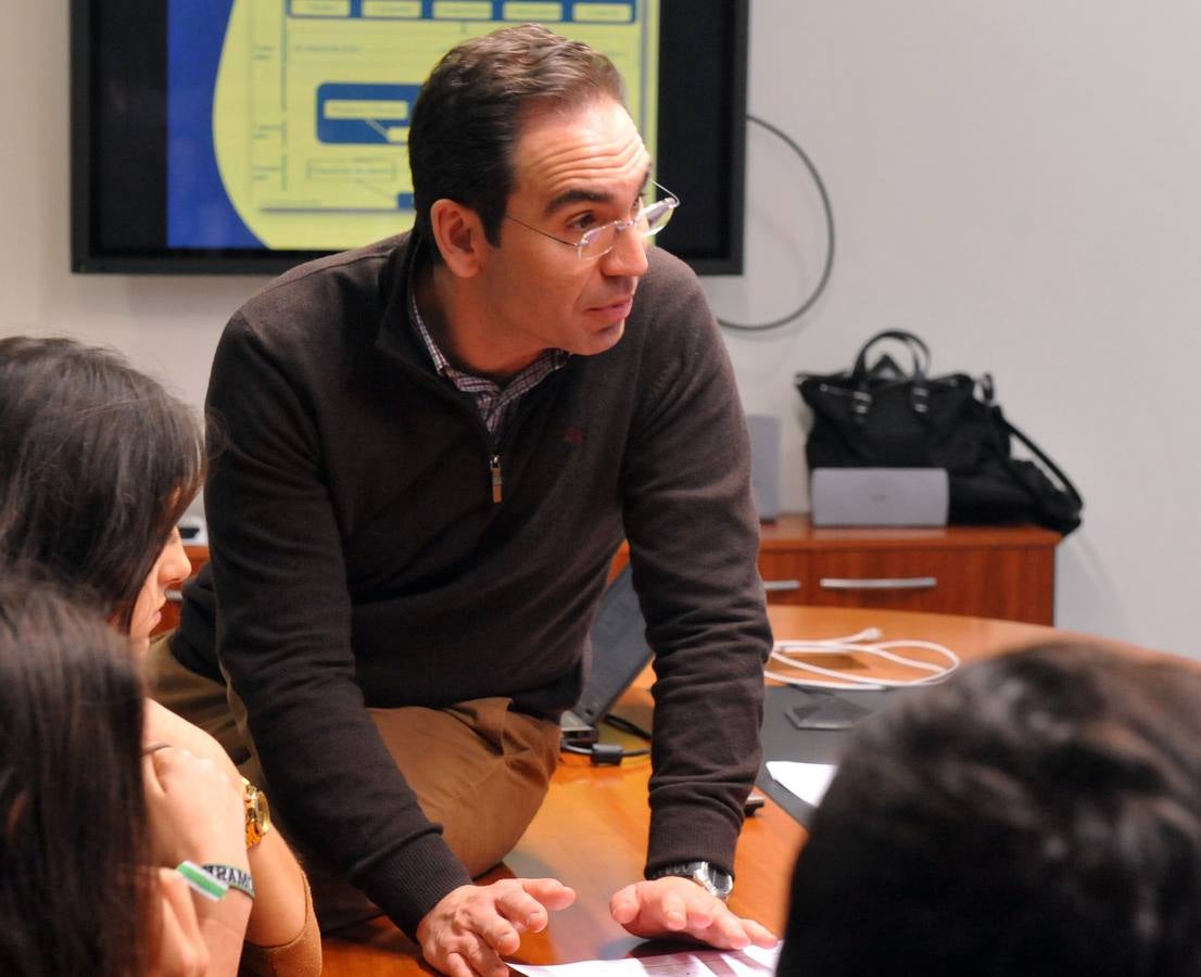 Alumnos del IES Jiménez Lozano de Valladolid visitan Grupo Tecopy dentro del programa STARTinnova