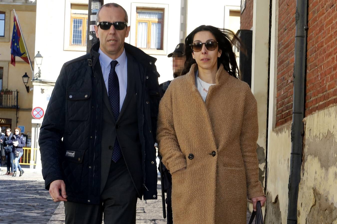 Salida de Raquel Gago de la Audiencia Provincial tras conocer la sentencia del juicio por la muerte de Isabel Carrasco.