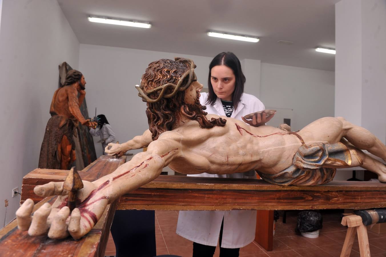 Últimos retoques a las obras de la muestra de Las Edades del Hombre en Toro (Zamora)