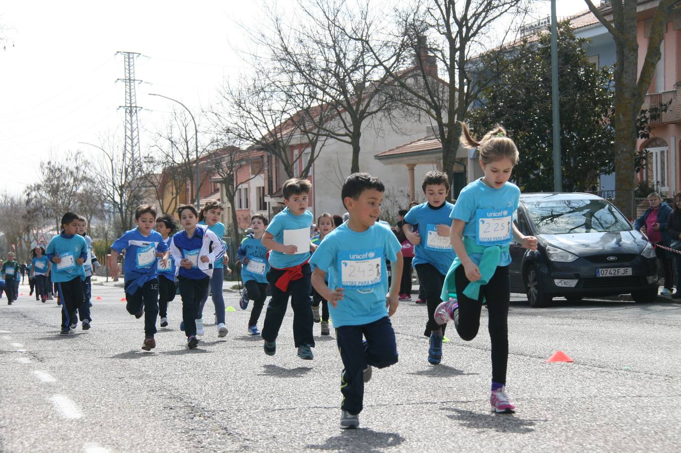 Alumnos del colegio Santa Clara de Cuéllar corren a favor de Unicef