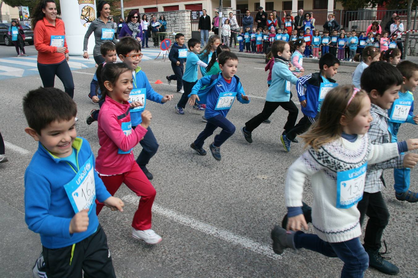 Alumnos del colegio Santa Clara de Cuéllar corren a favor de Unicef