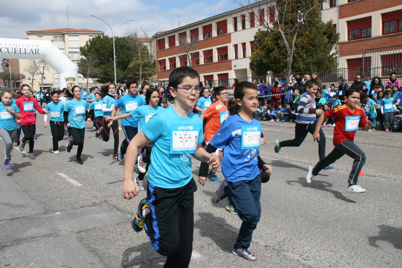 Alumnos del colegio Santa Clara de Cuéllar corren a favor de Unicef