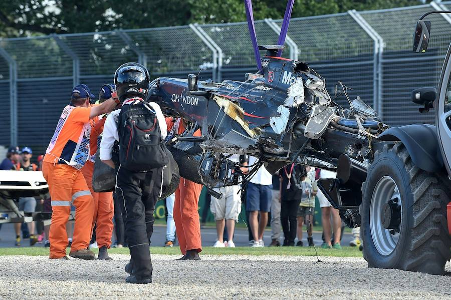 Las imágenes más impactantes del accidente de Fernando Alonso