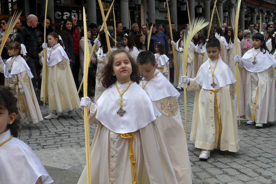 Ambiente en las calles de Valladolid durante la Procesión de las Palmas (1/2)