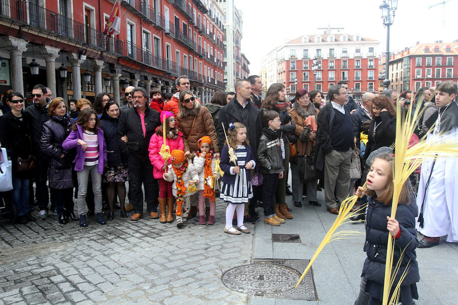 Ambiente en las calles de Valladolid durante la Procesión de las Palmas (1/2)