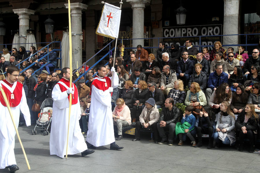 Ambiente en las calles de Valladolid durante la Procesión de las Palmas (1/2)
