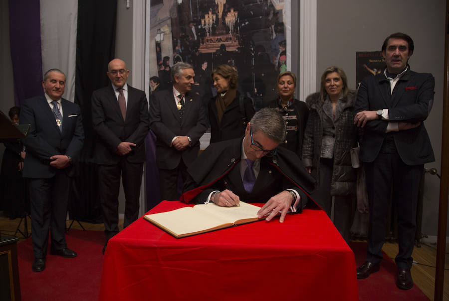 El subdirector de El Norte de Castilla pregona la Semana Santa de Medina de Rioseco (1/2)