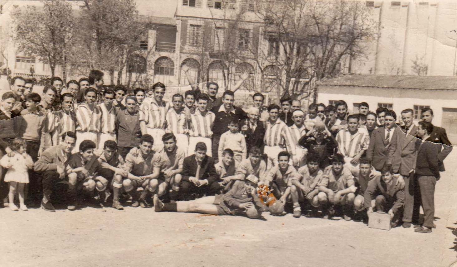 Fotografías antiguas del barrio vallisoletano de La Victoria recopiladas por el Pahino café