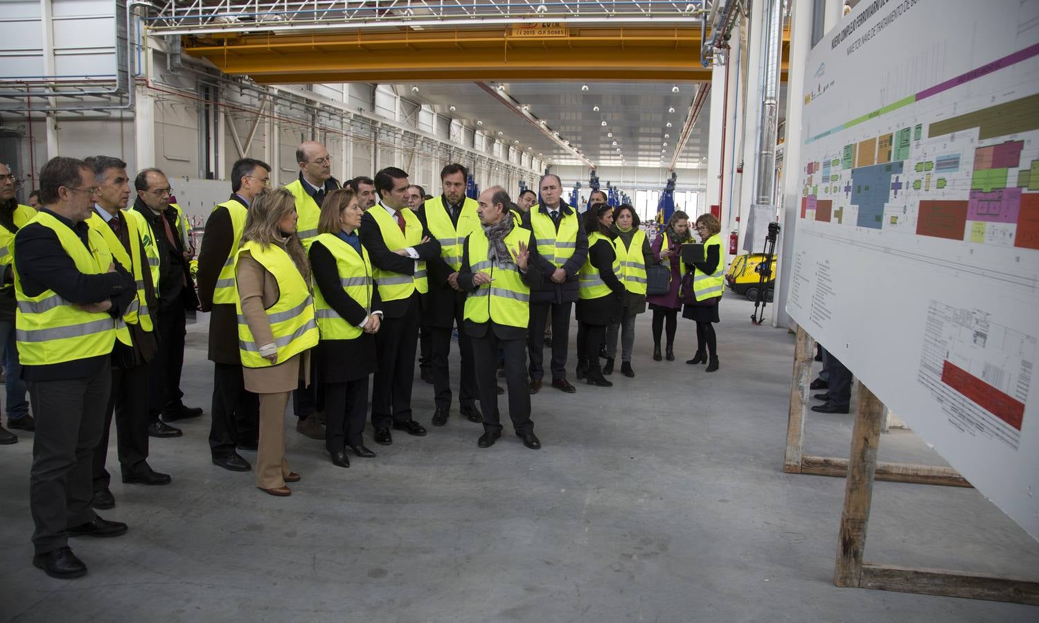 La ministra de Fomento visita los nuevos talleres de Renfe en Valladolid