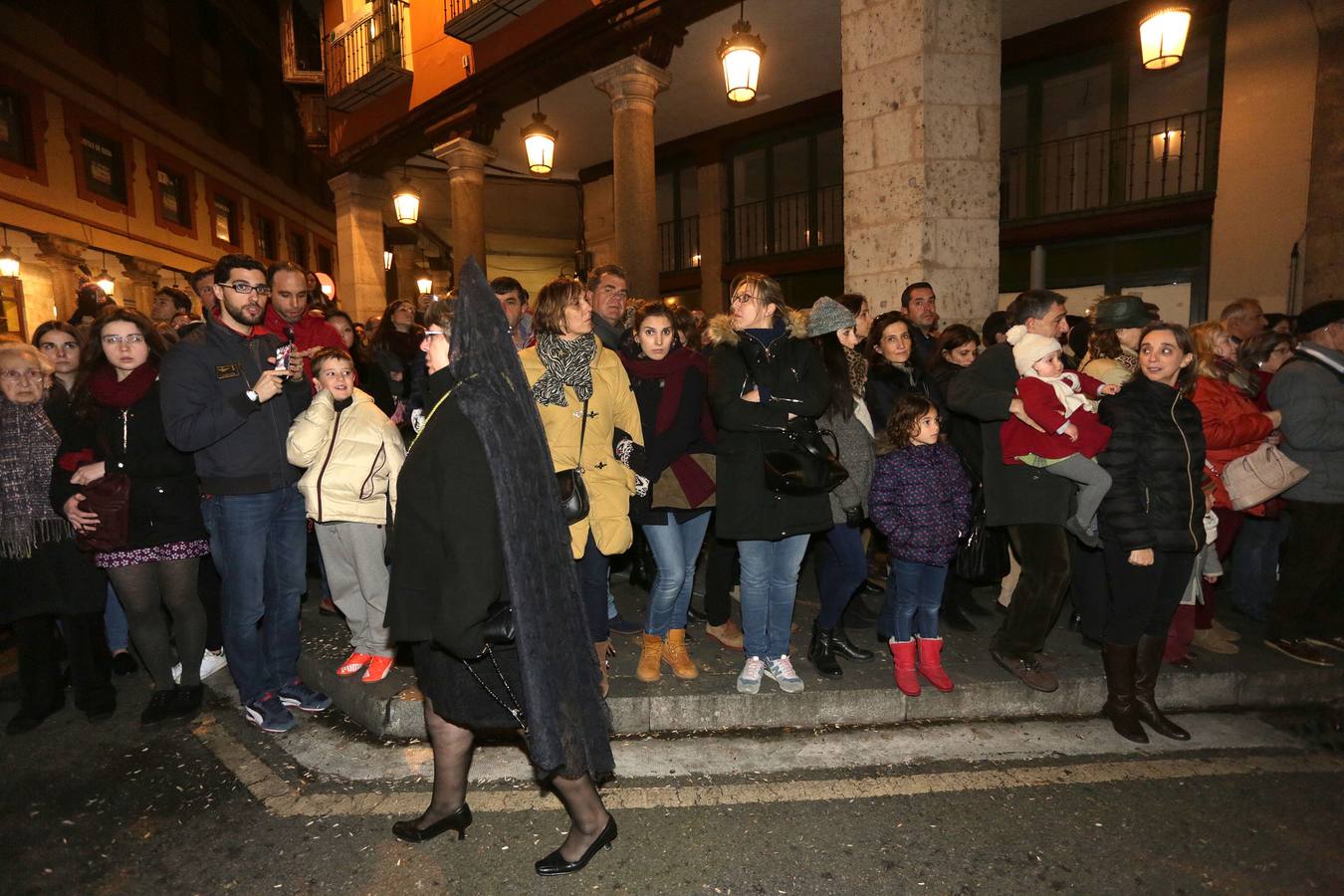 Si estuviste en la Procesión del Rosario del Dolor, búscate en la fotos (1/2)