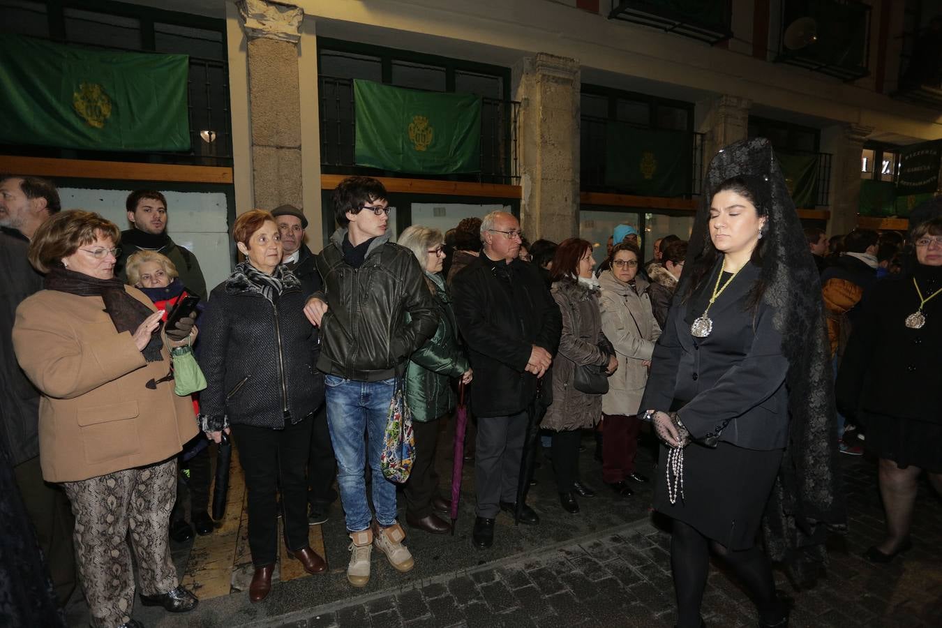Si estuviste en la Procesión del Rosario del Dolor, búscate en la fotos (1/2)