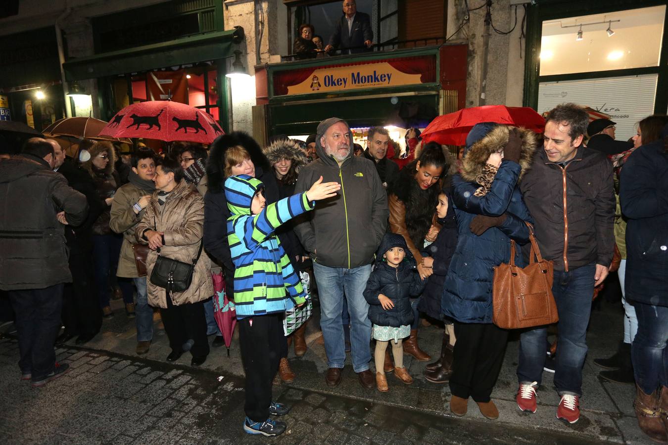 Si estuviste en la Procesión del Rosario del Dolor, búscate en la fotos (2/2)
