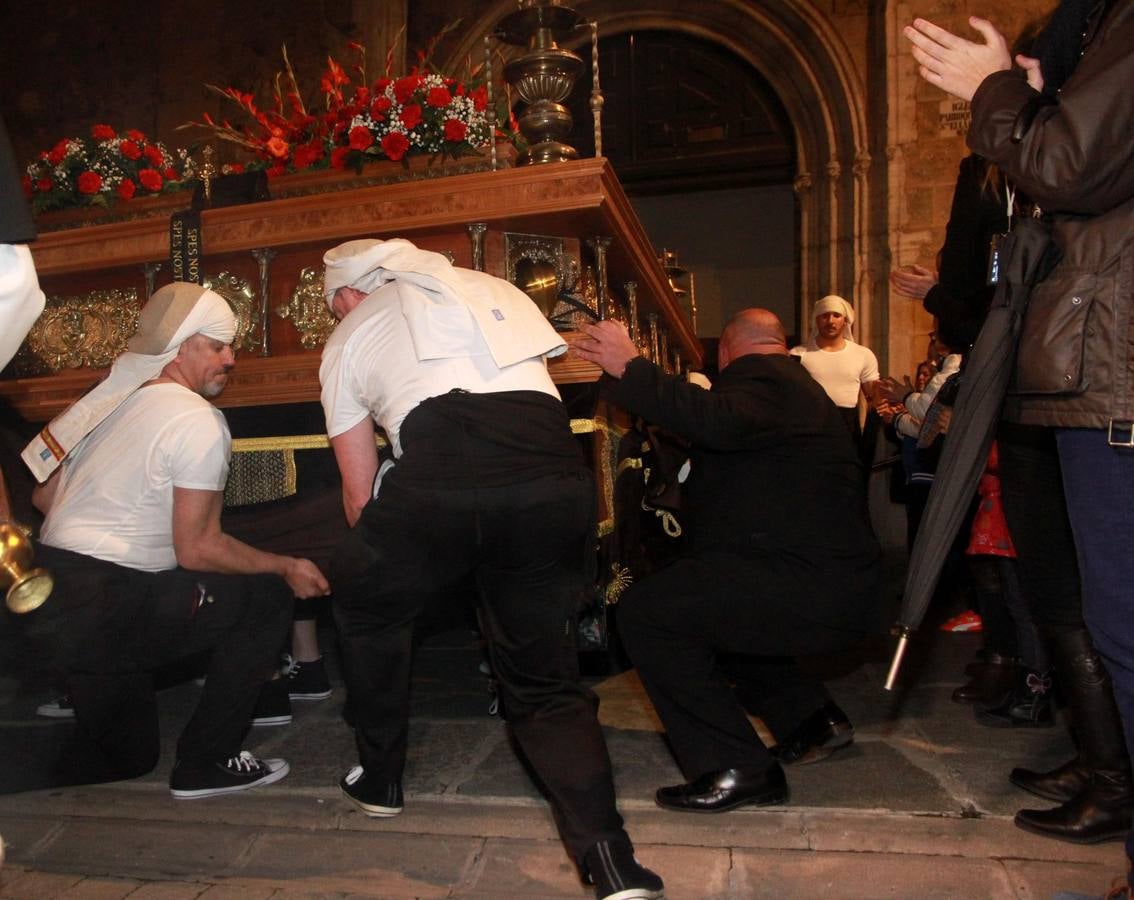 Procesión y Oración de los Cinco Misterios en Segovia (1/2)