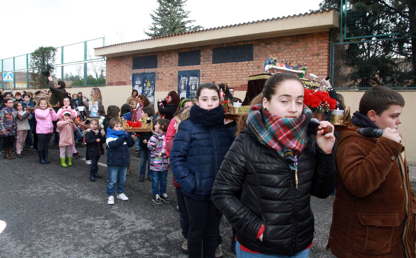 Procesión de la Pasión de Jesucristo por los niños del barrio de  San José de Segovia